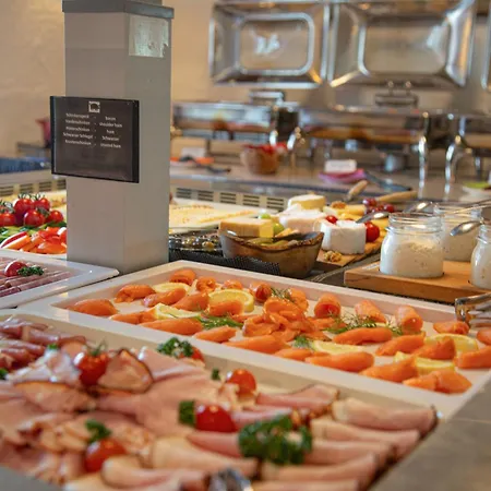Hotel Schlossblick Chiemsee 3*