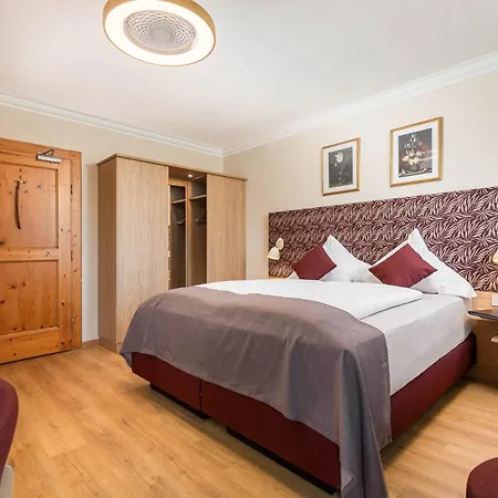 Hotel Schlossblick Chiemsee 3*