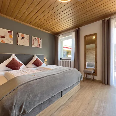 Schlossblick Chiemsee Hotel Prien am Chiemsee