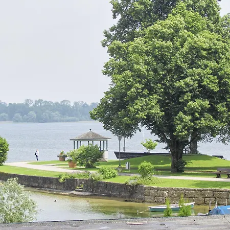 Schlossblick Chiemsee מלון