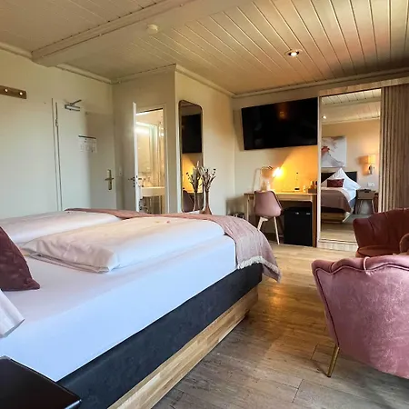 호텔 Schlossblick Chiemsee 3*