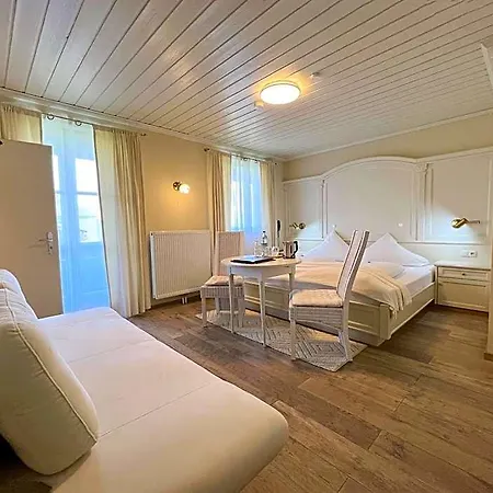 Schlossblick Chiemsee