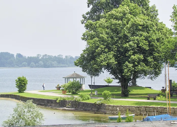 Schlossblick Chiemsee מלון