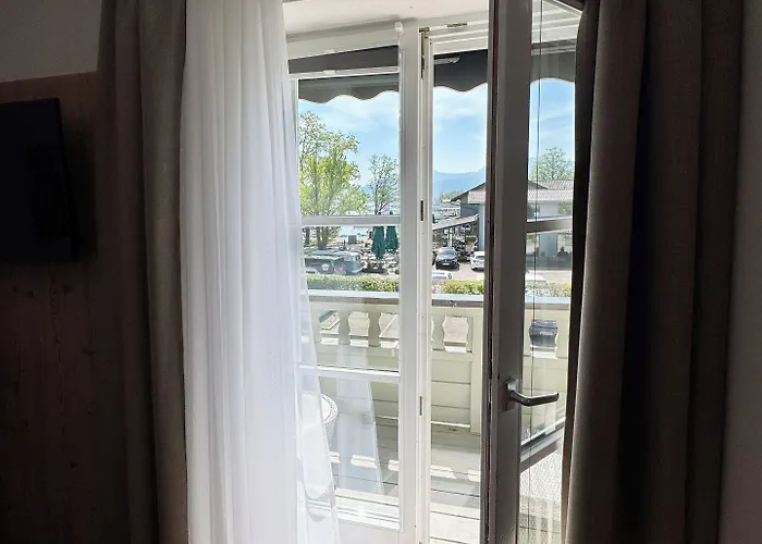 Schlossblick Chiemsee מלון 3*