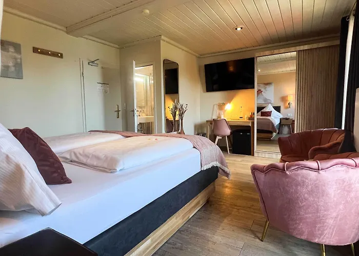 מלון Schlossblick Chiemsee 3*