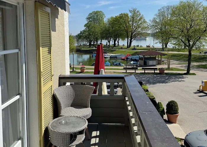 מלון Schlossblick Chiemsee 3*